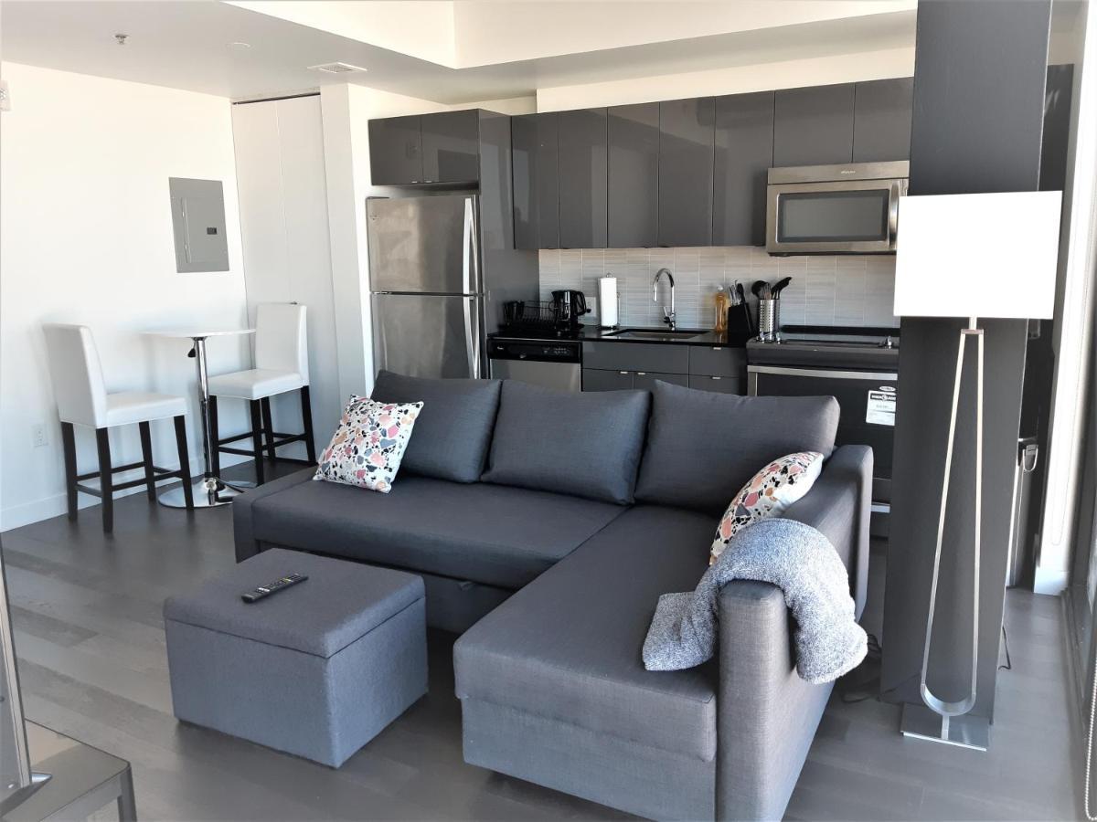 Apartment Cozy Skyline In Downtown, Across Canada Life Centre *
